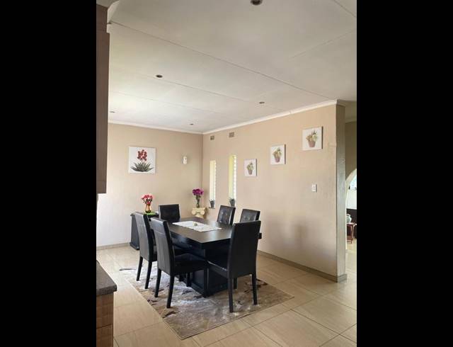 3 BEDROOM HOUSE FOR SALE IN FALCON RIDGE